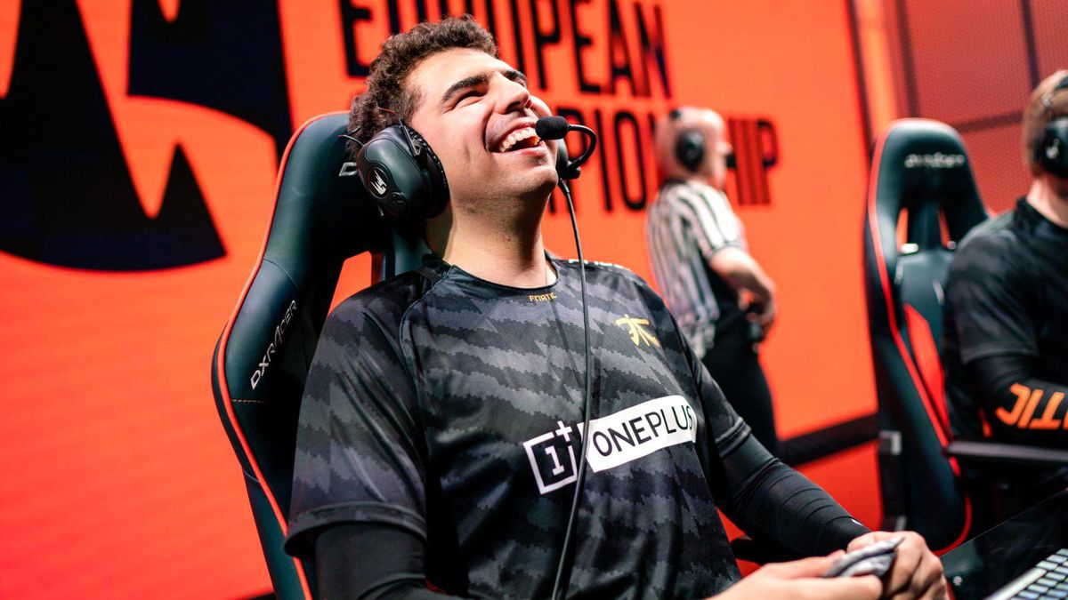 Fnatic\'in üst koridor oyuncusu Bwipo orman rolüne geçiş yaptığını açıkladı!