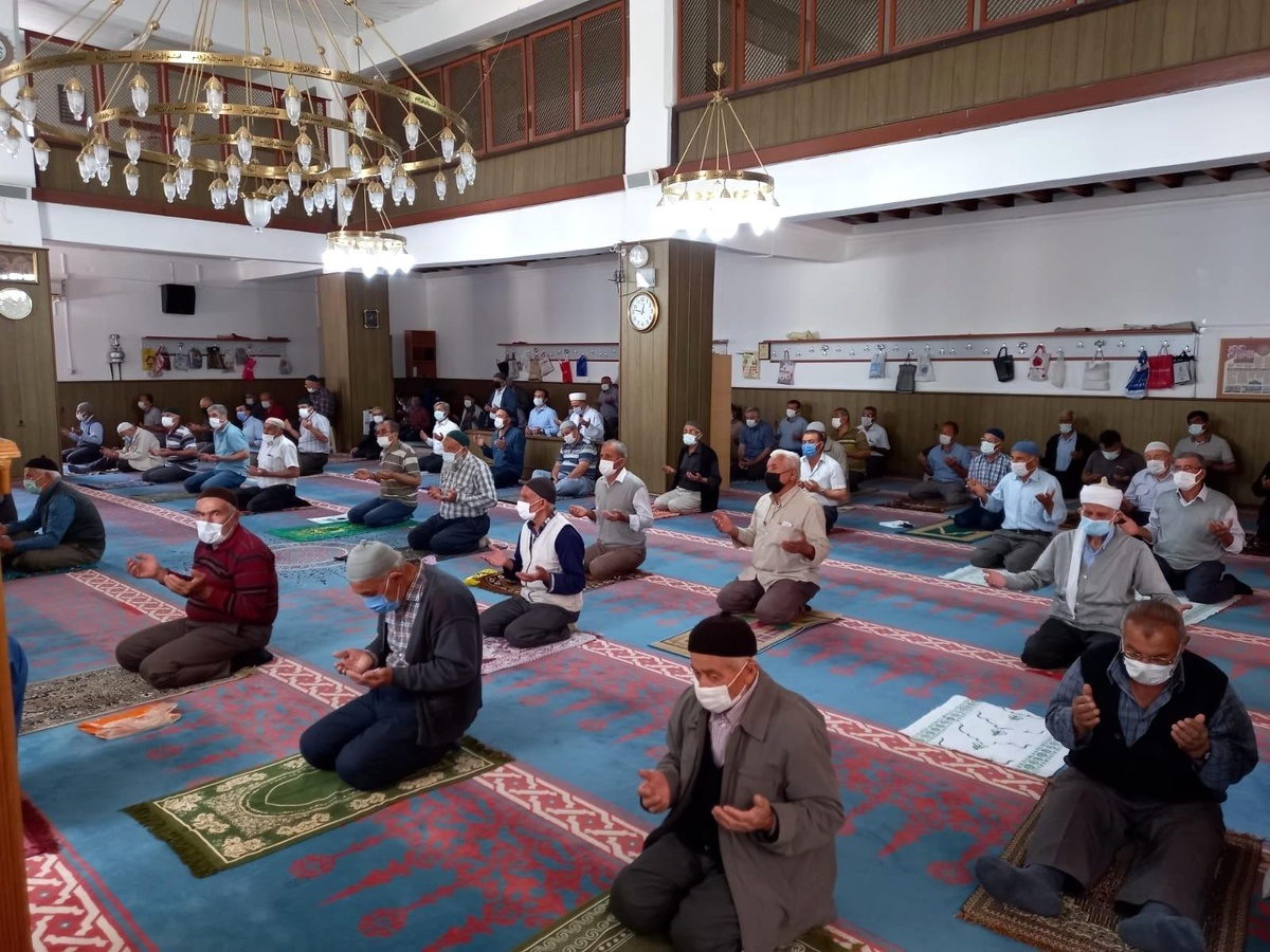 Günyüzü\'nde Cuma namazı öncesi yağmur duası