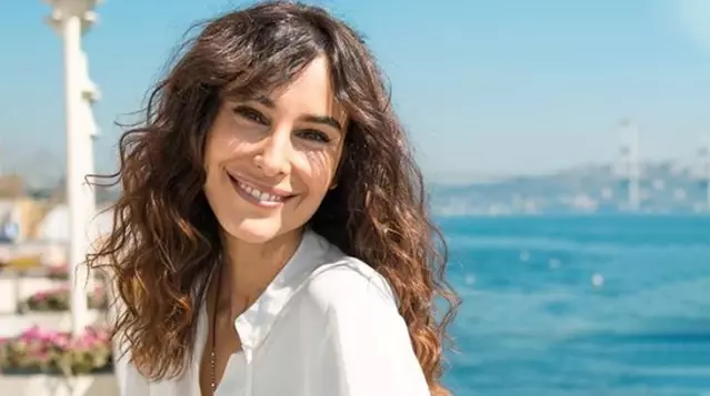 Başarılı oyuncu Arzum Onan, imaj değiştirdi! Kısacık saçlarıyla Instagram'ı salladı Başarılı oyuncu Arzum Onan, imaj değiştirdi! Kısacık saçlarıyla Instagram'ı salladı