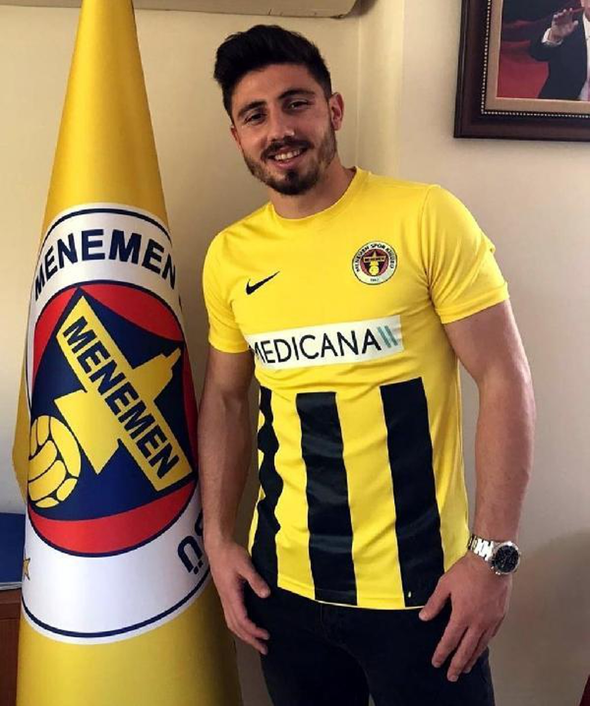 Menemenspor Melih Kılıç\'ı transfer etti