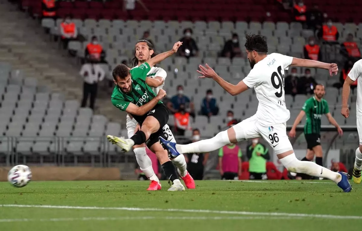 Misli.com 2. Lig: Kocaelispor: 4 - Sakaryaspor: 0