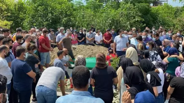 Otomobilin çarptığı kardeşler, Yaren ve Eren yaşamını yitirdi (2) Otomobilin çarptığı kardeşler, Yaren ve Eren yaşamını yitirdi (2)