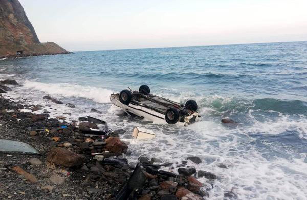 Tekirdağ\'da otomobil denize uçtu: 5 yaralı