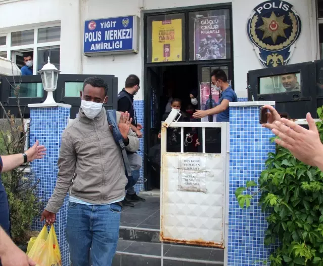 Tekirdağ'da tırın dorsesinde saklanan 5 göçmen yakalandı