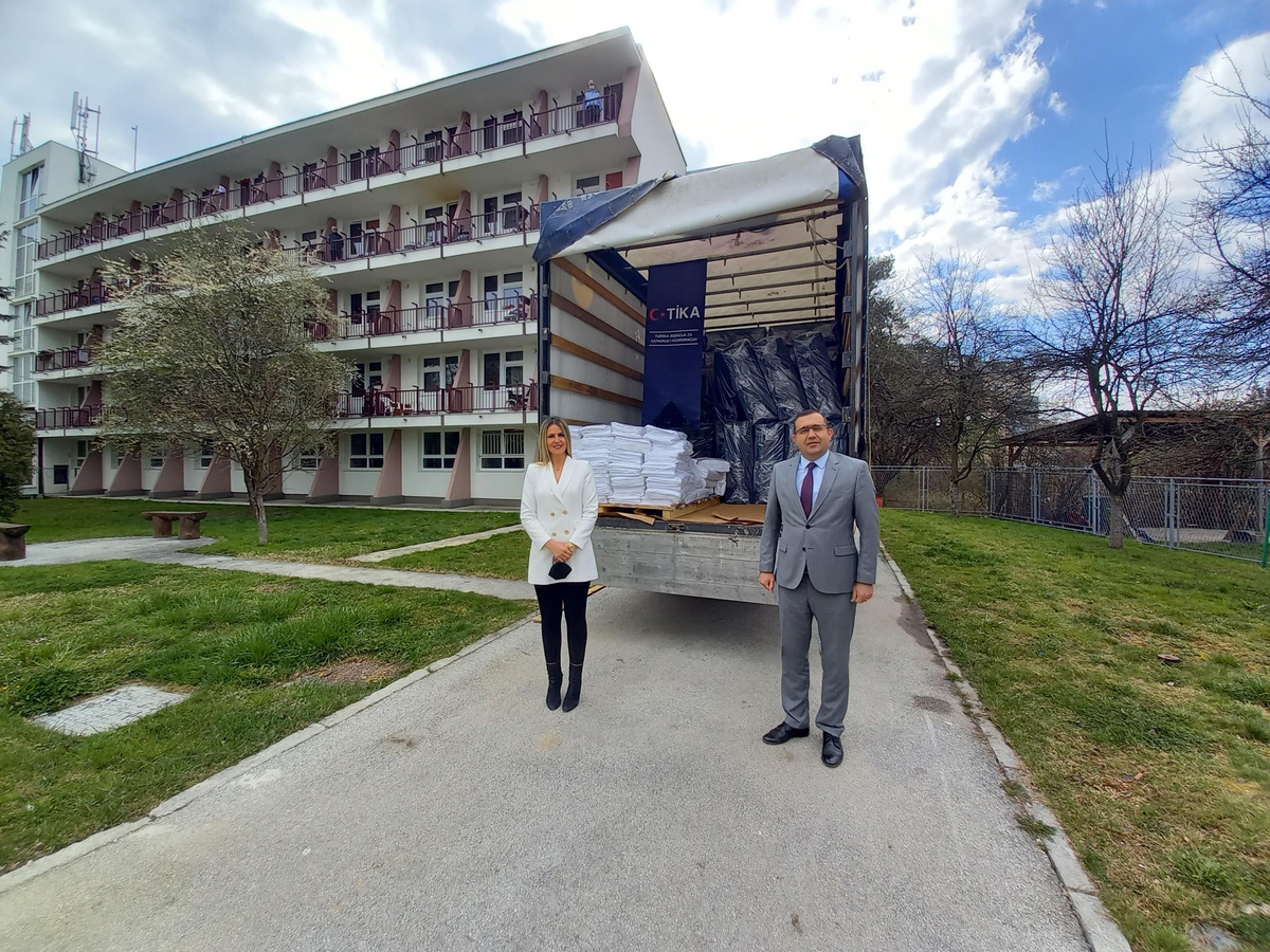 TİKA\'dan Saraybosna Kantonu Yaşlılara Hizmet Merkezine donanım desteği