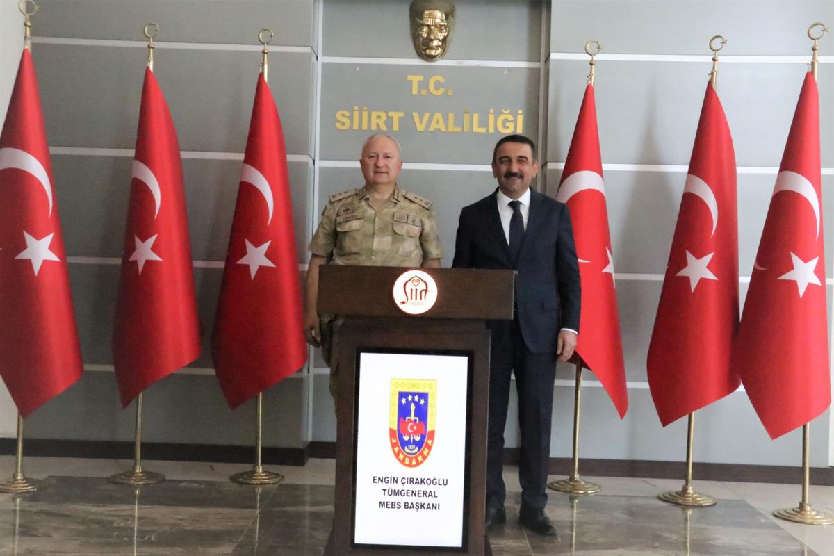 Tümgeneral Çırakoğlu, Siirt Valisi Hacıbektaşoğlu\'nu ziyaret etti