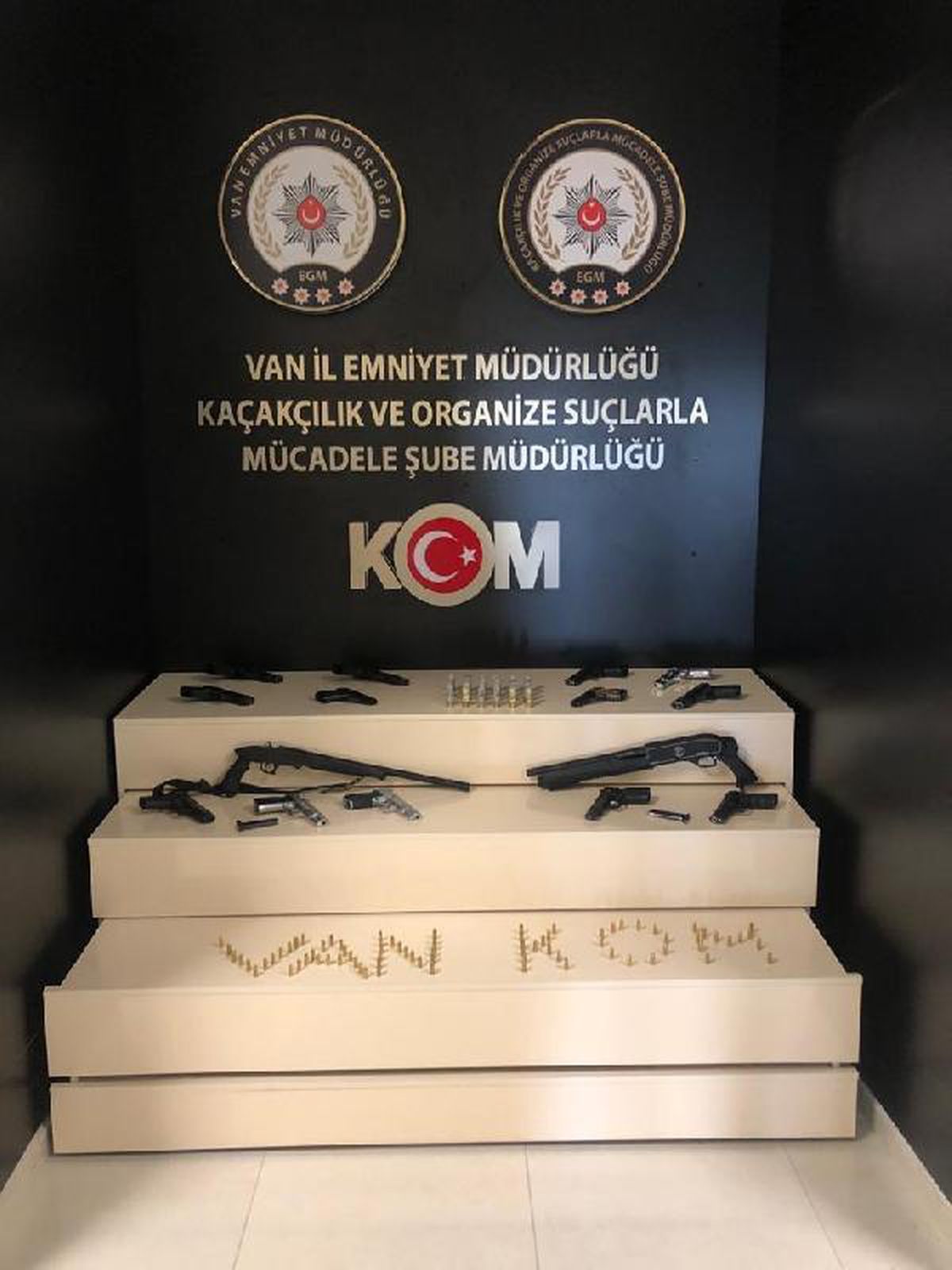 Van\'da "silah kaçakçılığı" iddiasıyla 13 şüpheli gözaltına alındı