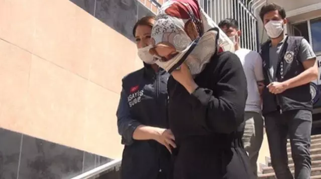 Kocasıyla birlikte yasak aşkını 8 parçaya bölen kadından tuhaf savunma: Tek suçum eşimi aldatmak Kocasıyla birlikte yasak aşkını 8 parçaya bölen kadından tuhaf savunma: Tek suçum eşimi aldatmak