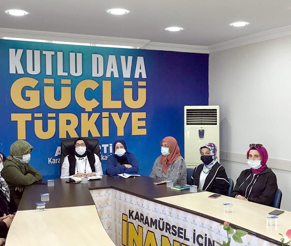 Son dakika haberleri! AK Parti Karamürsel İlçe Kadın Kolları Başkanı Şahin, mahalle başkanlarıyla bir araya geldi