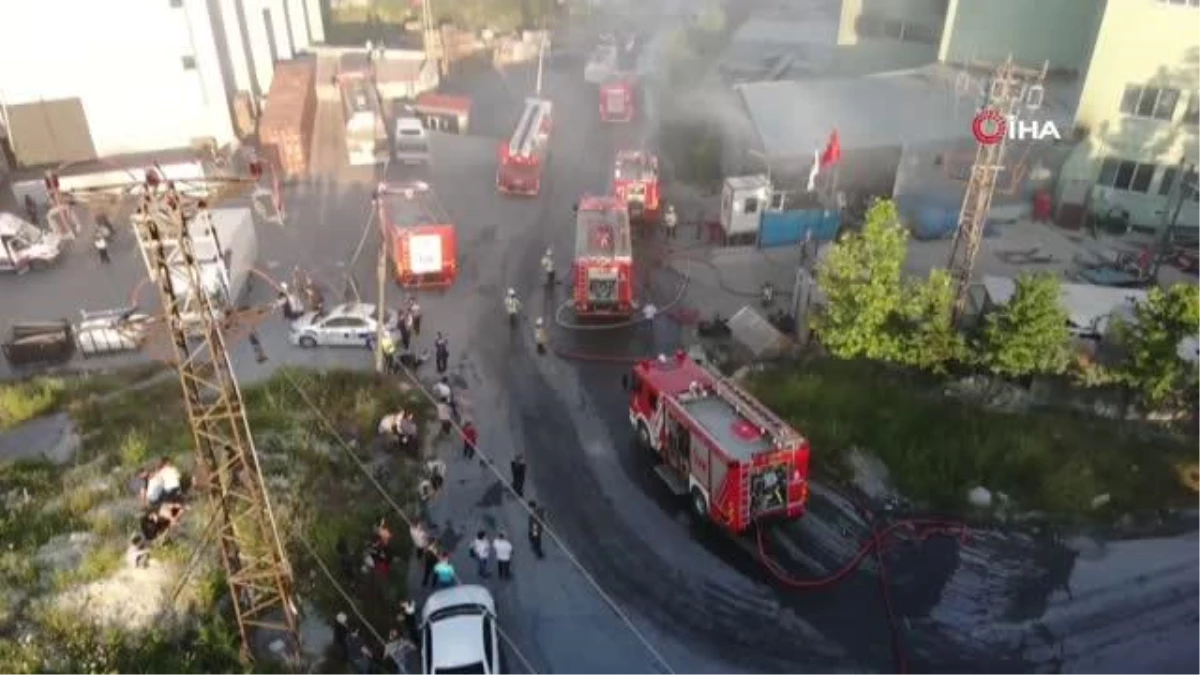 Arnavutköy\'de kumaş fabrikasında korkutan yangın