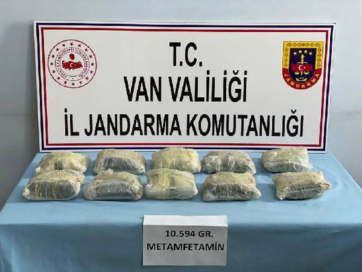 Baskale\'de 10,5 kilo metamfetamin ele geçirildi