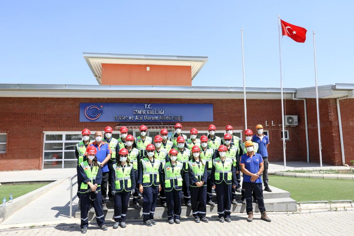Buca\'nın ilk arama kurtarma ekibi sona yaklaştı