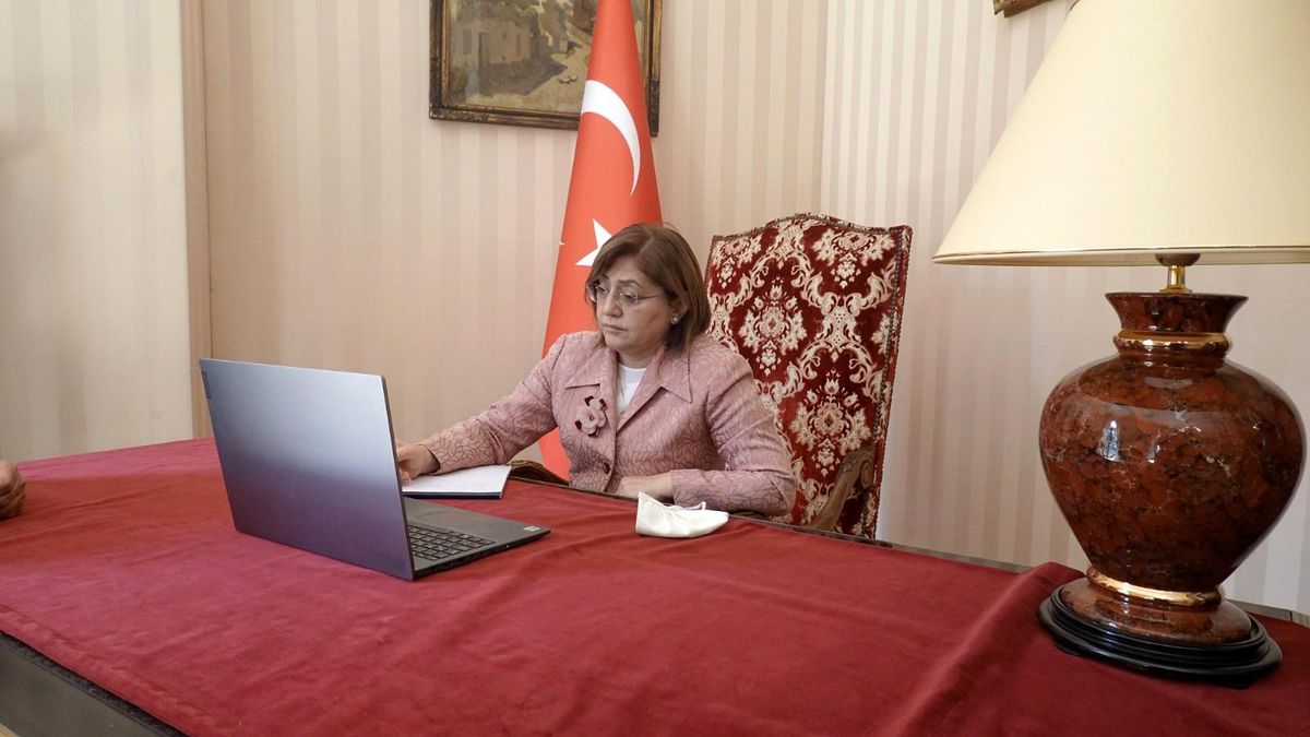 Fatma Şahin, şampiyon başkanlar toplantısına katıldı