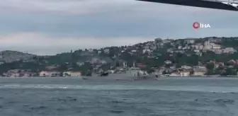 Fransız savaş gemisi İstanbul Boğazı'ndan geçti
