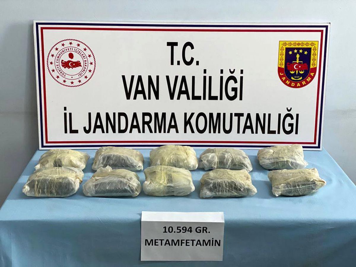Gömülü çuvalda 10 kilo 594 gram metamfetamin çıktı