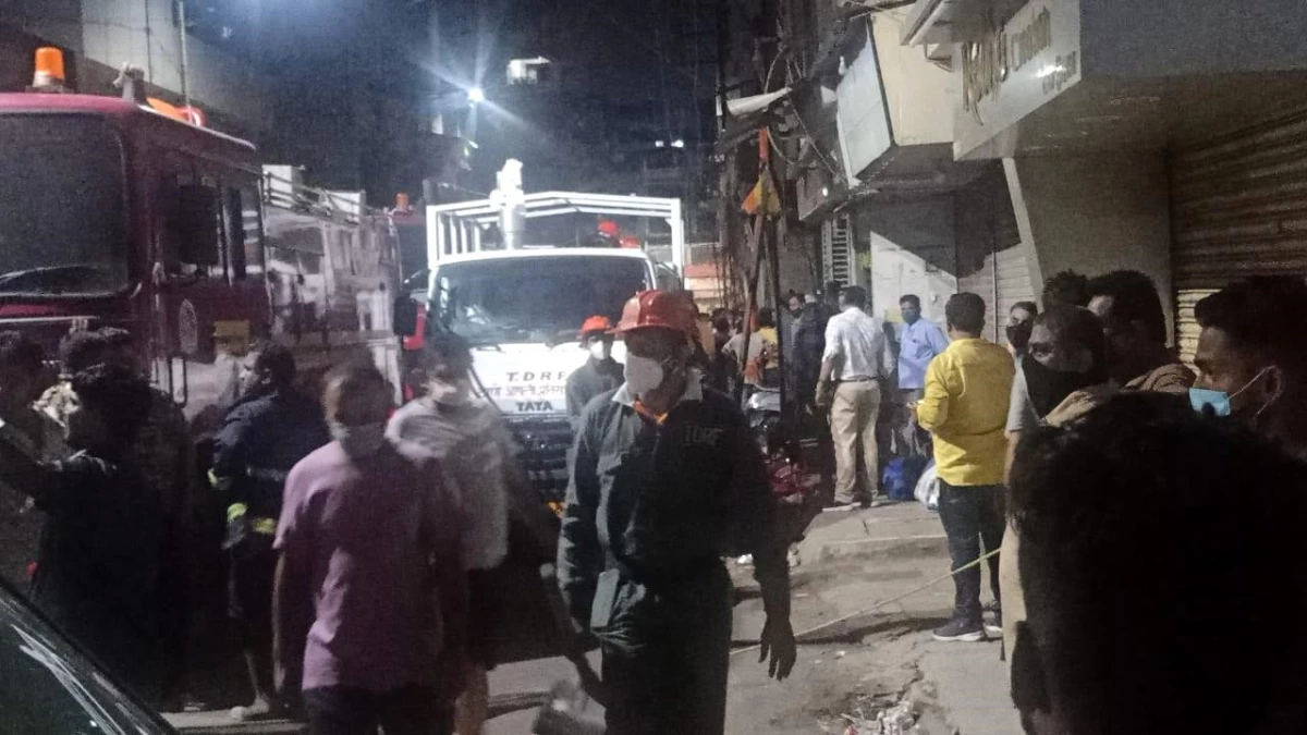 Hindistan\'da bina çöktü: En az 7 ölü