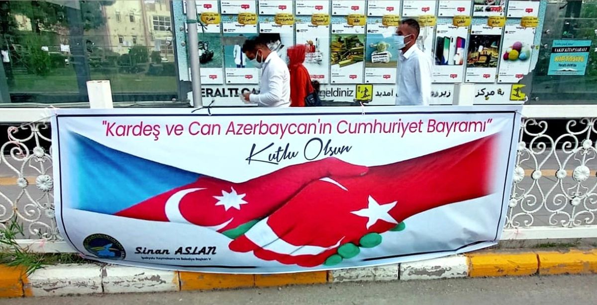İpekyolu\'nda Azerbaycan\'ın kurtuluş coşkusu