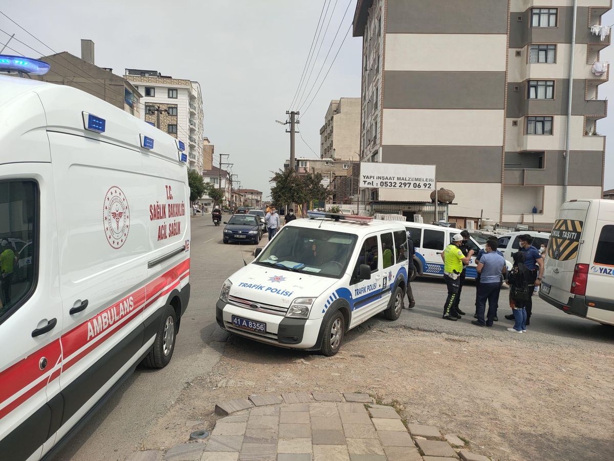 Kocaeli\'de minibüsün çarptığı kadın yaralandı