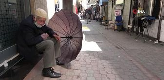 Samsun'un tek şemsiye tamircisi 57 yıldır bu mesleği icra ediyor