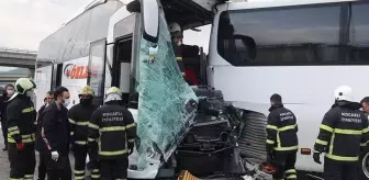 TEM Otoyolu'nda 2 yolcu otobüsü çarpıştı, 8 kişi yaralandı