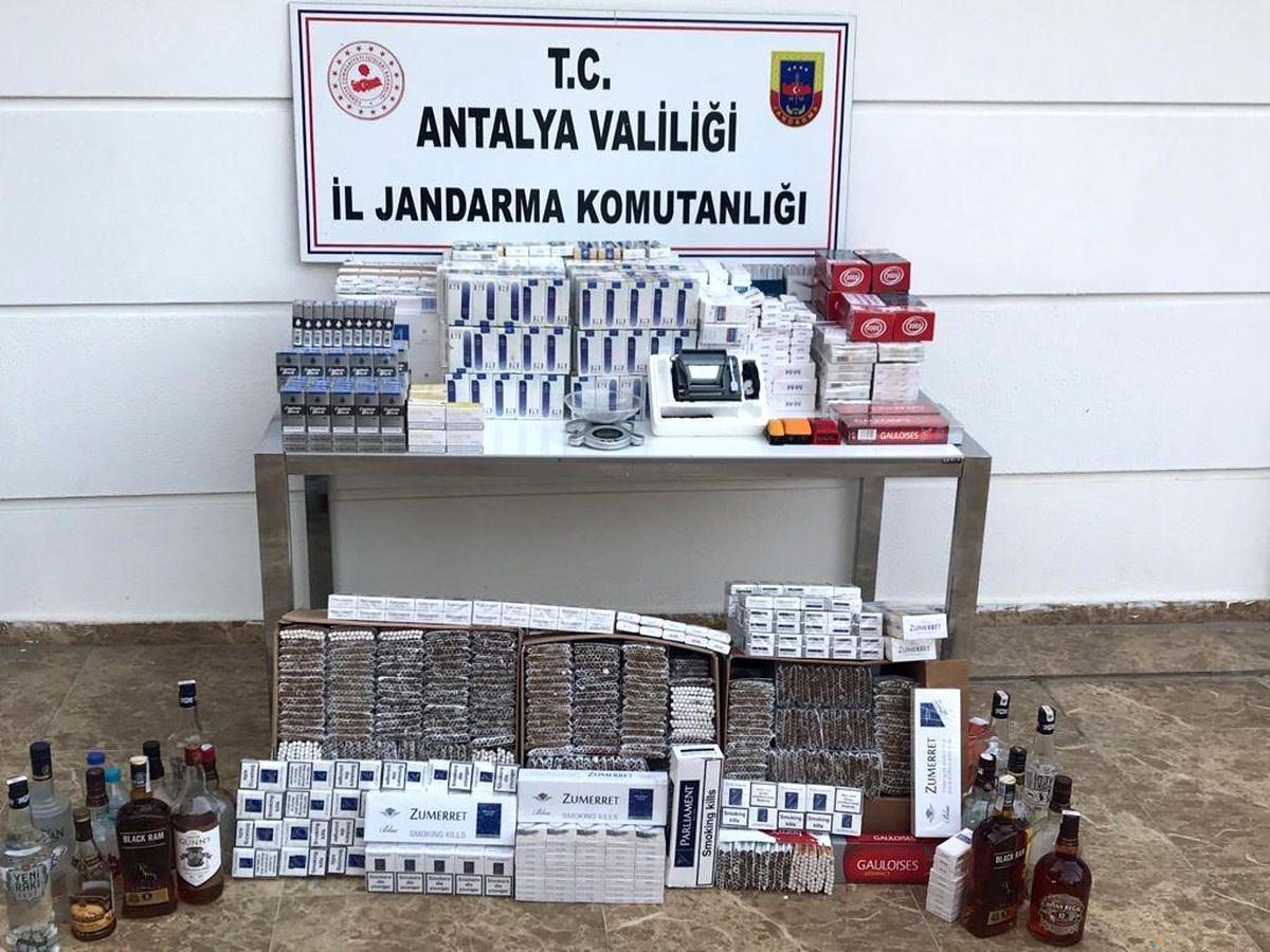 Antalya\'da kaçak alkol, bandrolsüz sigara ve tütün operasyonu