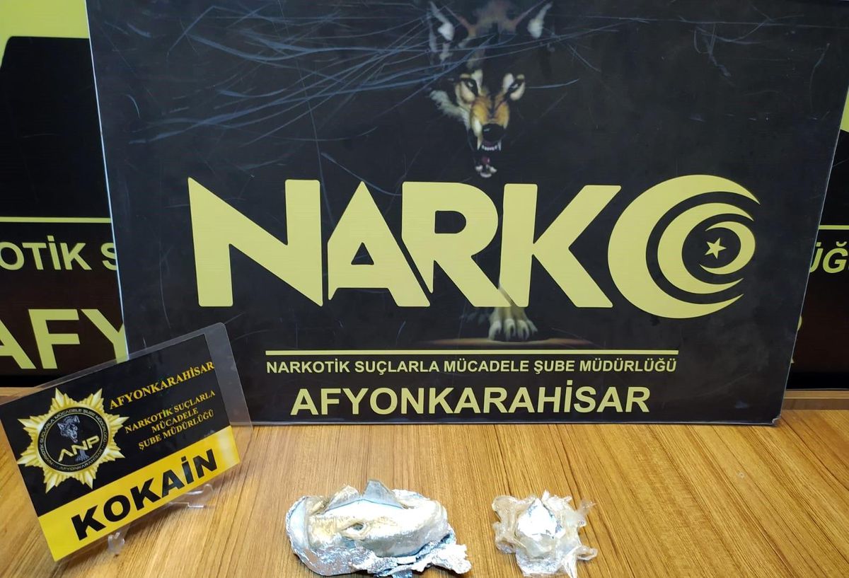 Durdurulan araçta 221.84 gram kokain ele geçirildi