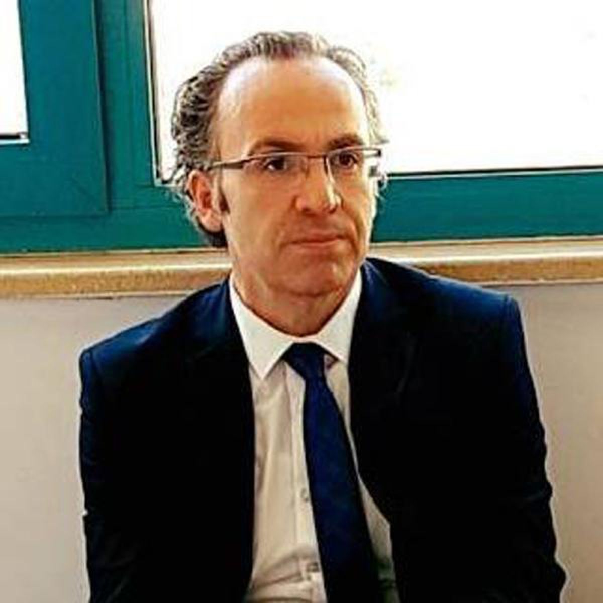Antalya\'da falezlerde bulunan cesedin üniversitede görevli bilgisayar mühendisine ait olduğu belirlendi