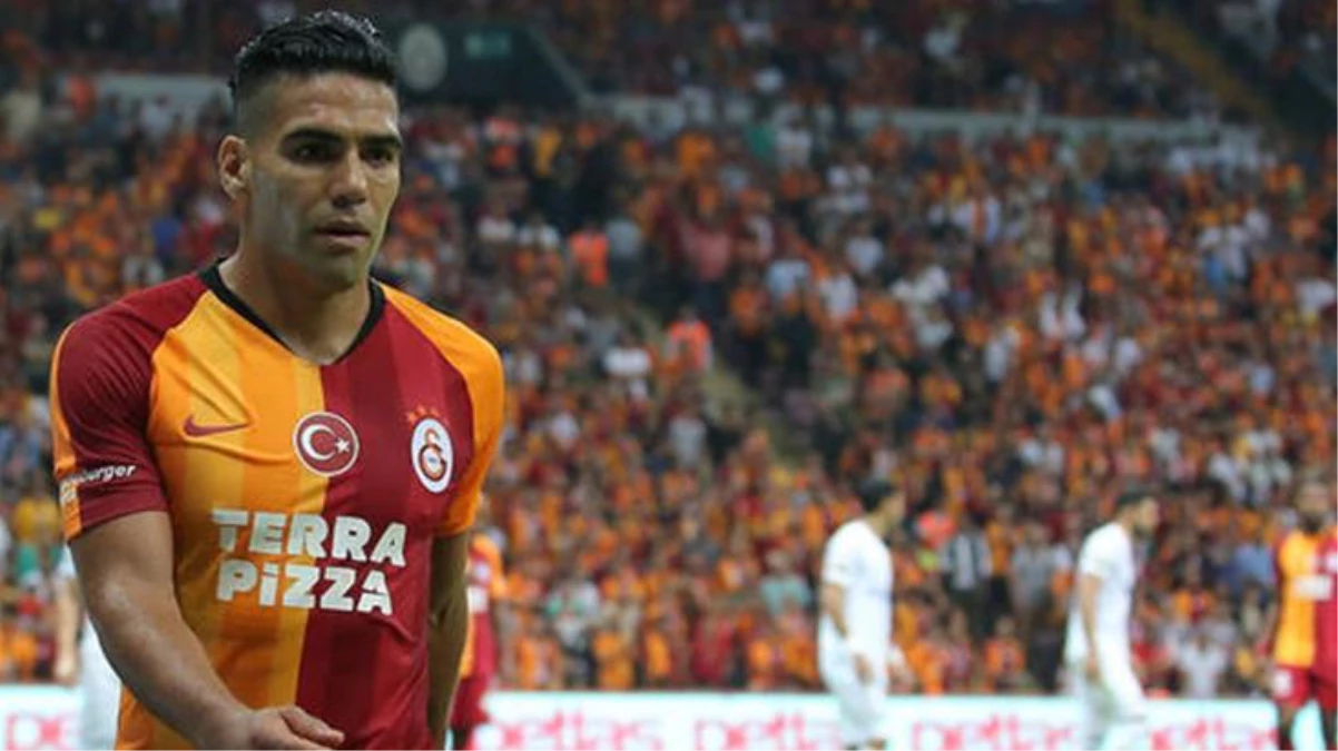 Galatasaray, Radamel Falcao\'ya alıcı bulamıyor