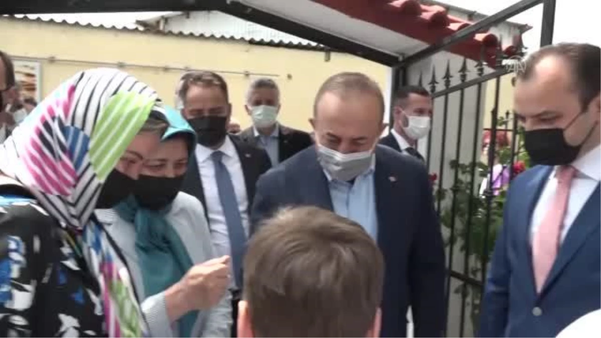 Son dakika gündem: Dışişleri Bakanı Çavuşoğlu, Dr. Sadık Ahmet\'in Gümülcine\'deki kabrini ziyaret etti Açıklaması