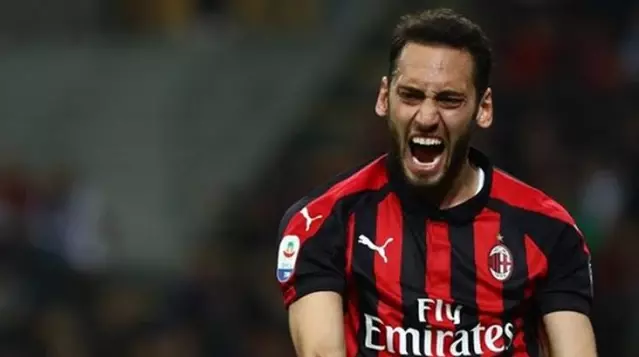 Juventus, Hakan Çalhanoğlu transferi için kolları sıvadı Juventus, Hakan Çalhanoğlu transferi için kolları sıvadı