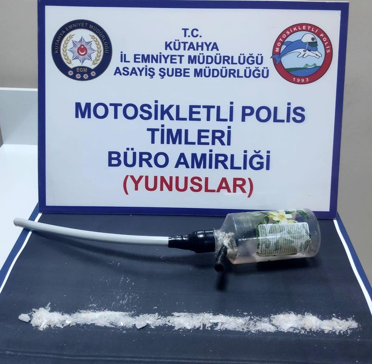 Kütahya\'da bir araçta uyuşturucu ele geçirildi