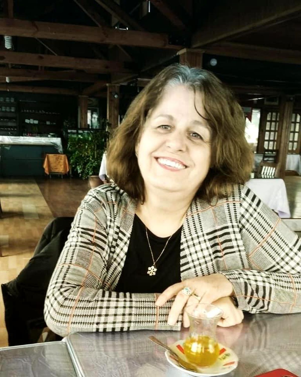 Önce kayınvalidesini sonra kayınpederini, şimdi de eşini korona virüsten kaybetti