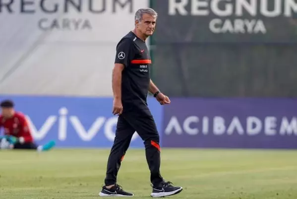 Şenol Güneş: Geleceği yazmak için iyi bir grup Şenol Güneş: Geleceği yazmak için iyi bir grup