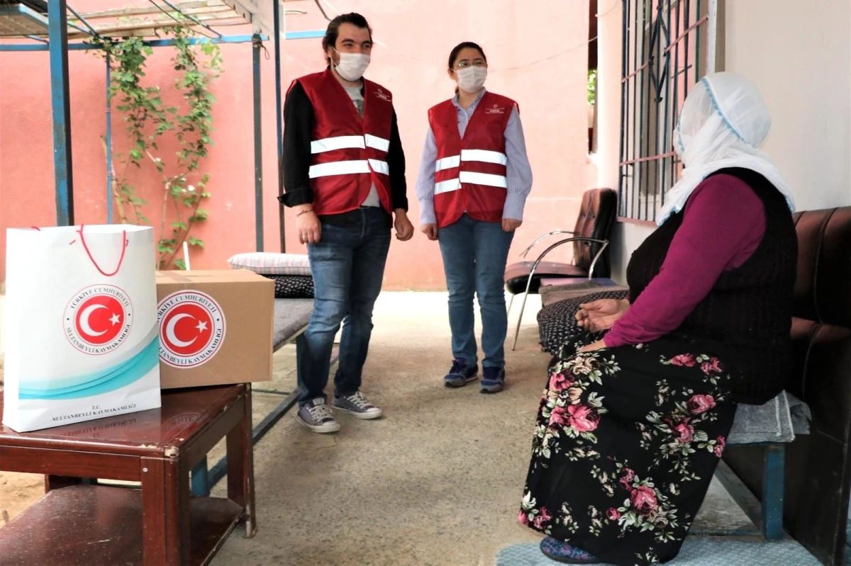 Sultanbeyli\'de Vefa ekipleri kısıtlama günlerinde yaşlı ve ihtiyaç sahibi vatandaşları yalnız bırakmıyor