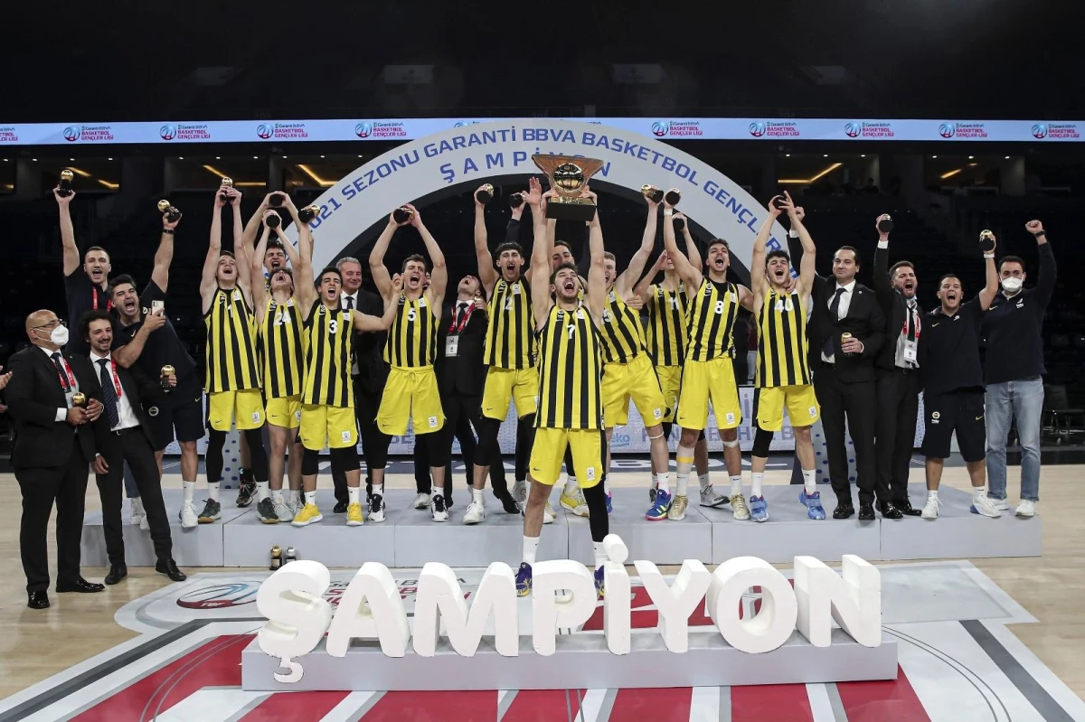 Basketbol Gençler Ligi\'nde şampiyon Fenerbahçe