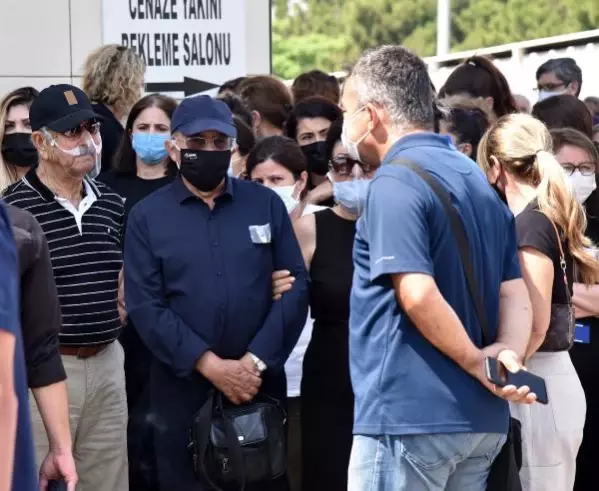 Bilgisayar mühendisi, alkışlarla son yolculuğuna uğurlandı