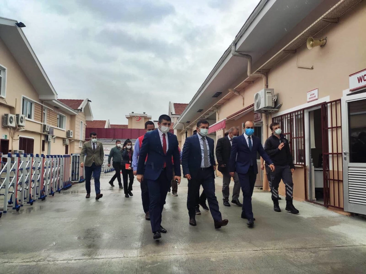 Edirne Vali Yardımcısı Erdoğan İl Göç İdaresi Müdürlüğü\'nü ziyaret etti