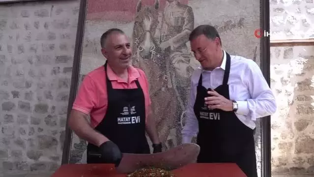 Gastronomi Evi'nde 31 metre uzunluğunda Boru kebabı yapıldı Gastronomi Evi'nde 31 metre uzunluğunda Boru kebabı yapıldı