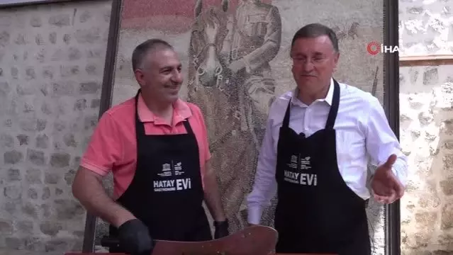 Gastronomi Evi'nde 31 metre uzunluğunda Boru kebabı yapıldı Gastronomi Evi'nde 31 metre uzunluğunda Boru kebabı yapıldı