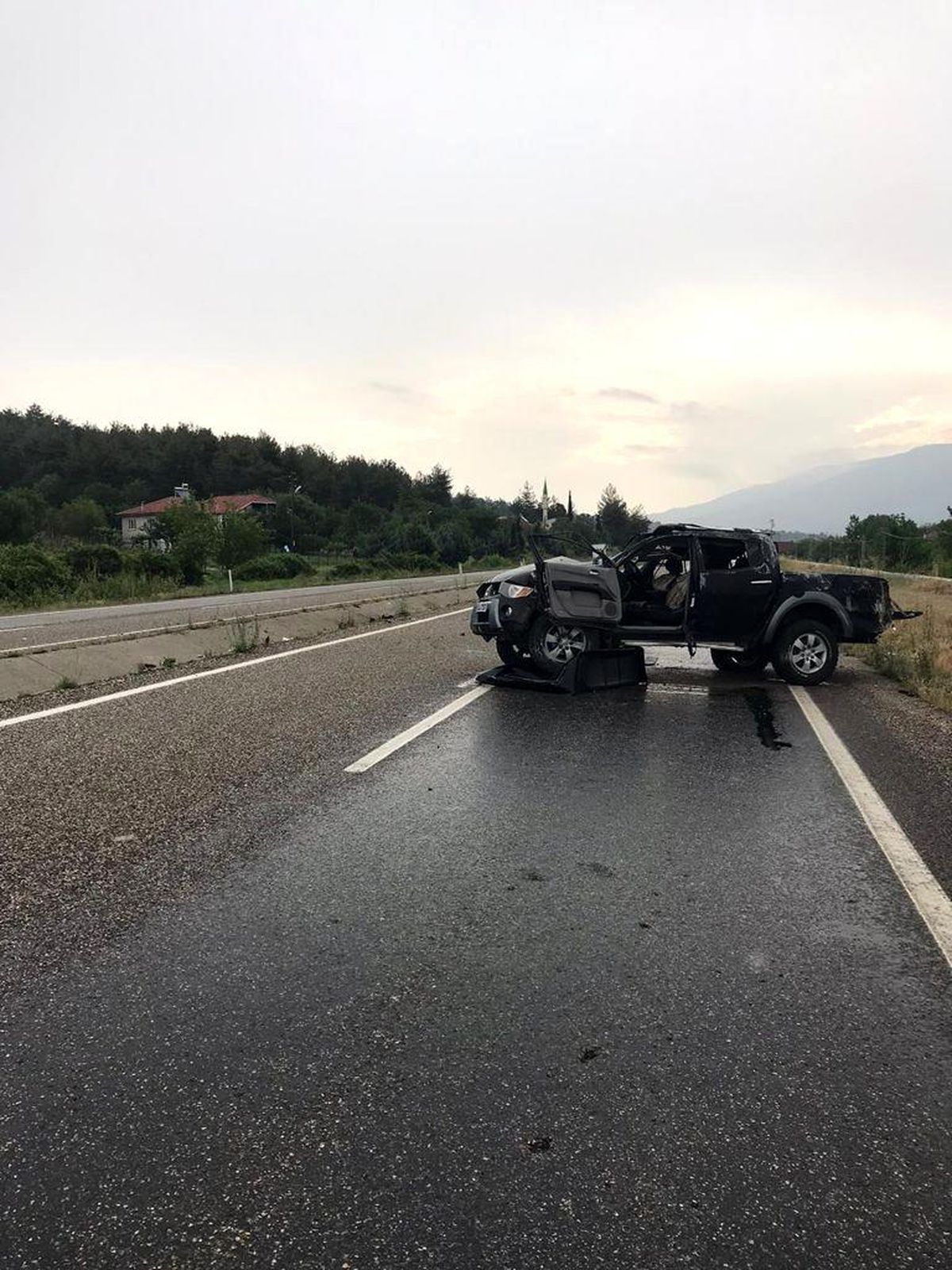 Kayganlaşan yolda takla attı: 1 yaralı