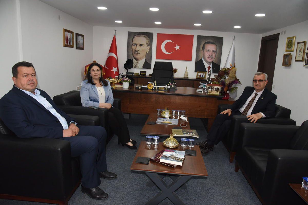 Keşan Belediye Başkanı Helvacıoğlu AK Parti İl Başkanlığı\'nı ziyaret etti