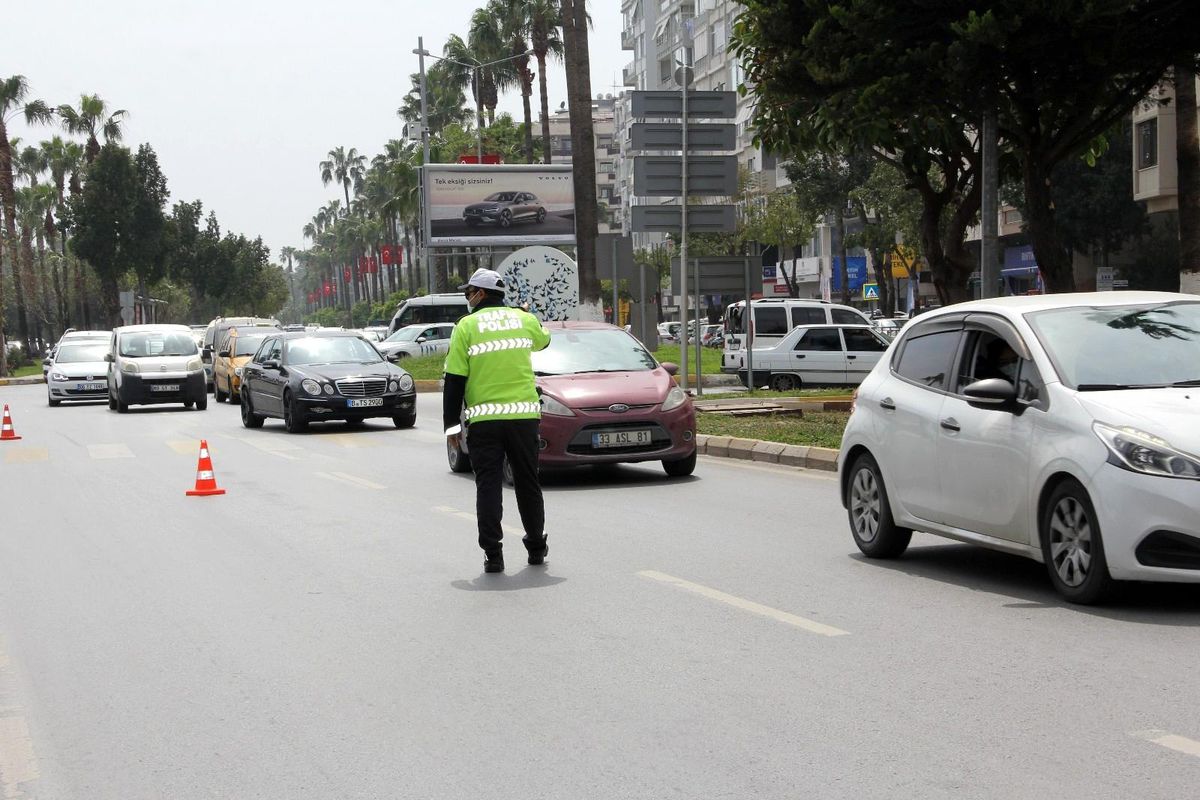 Mersin\'de nisan ayında trafiğe 2 bin 474 araç daha eklendi