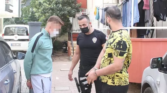 Polisi peşinden sürükledi, babası bile destek olmadı: Terbiyesizlik yapma