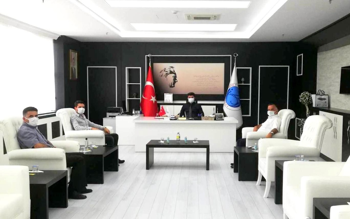 Rektör Karacoşkun\'a hayırlı olsun ziyareti