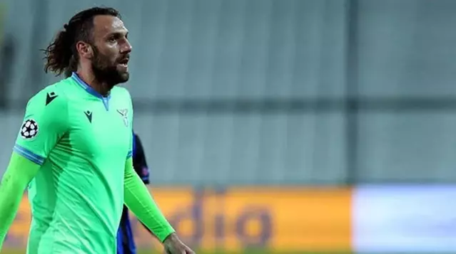 Süper Lig'de kıyameti koparacak iddia! Muriqi, Ali Koç'a kırgın olduğu için Galatasaray'a gidiyor Süper Lig'de kıyameti koparacak iddia! Muriqi, Ali Koç'a kırgın olduğu için Galatasaray'a gidiyor
