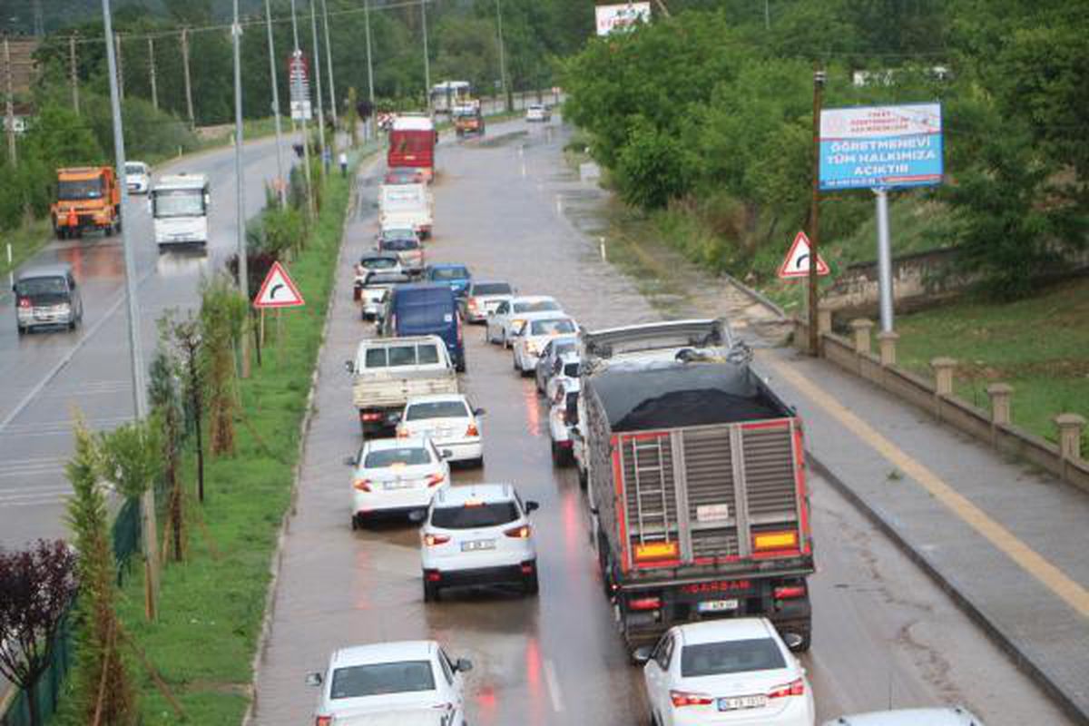 Tokat\'ta rüzgar ve sağanak etkili oldu