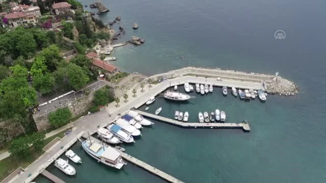 Turizm teknelerinde mavi bayraklı dönem başladı