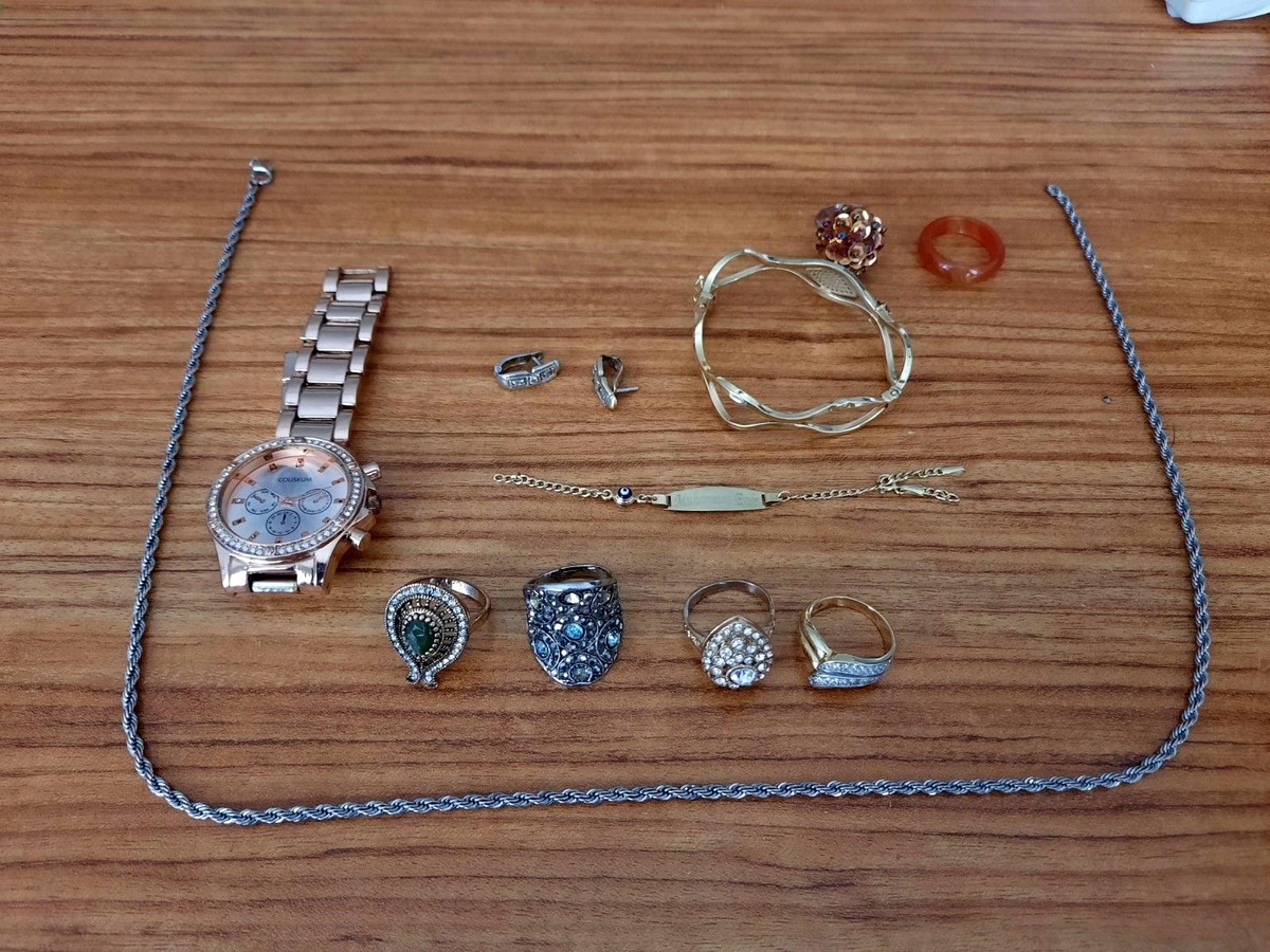 Vatandaşların çalınan altınlarını, kıymetli eşyaları polis ekiplerince bulundu