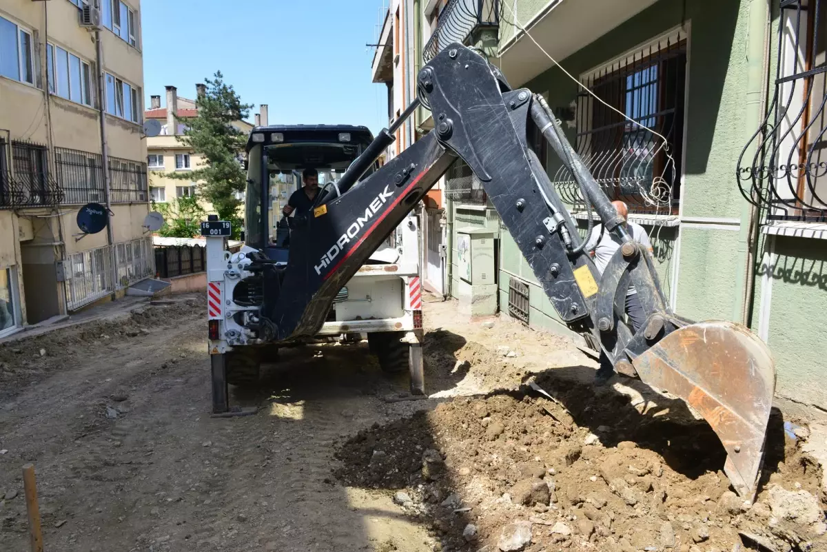 Yıldırım Belediyesi, ilçenin mevcut yollarını yeniliyor