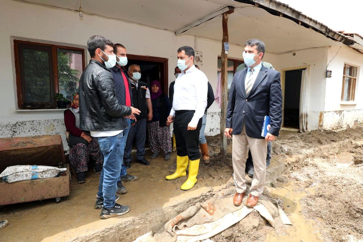 Son dakika haber | Amasya\'da sel ev ve ahırlara zarar verdi